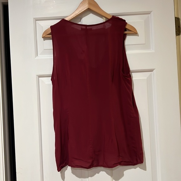 NWT Gap sleeveless top with ruffles - Picture 4 of 7